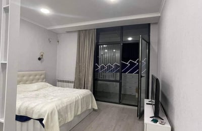 Alquiler de estudio luminoso y acogedor con vista al estadio, 38 m², Black Sea Tower, Batumi, Georgia