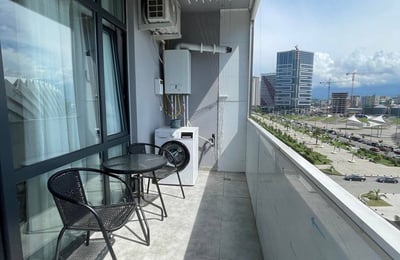 Alquiler de estudio luminoso y acogedor con vista al estadio, 38 m², Black Sea Tower, Batumi, Georgia