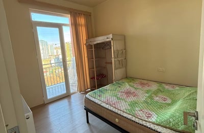 Location d'un appartement lumineux et meublé avec balcon, 48 m², Batoumi, Géorgie