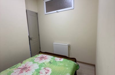 Location d'un appartement lumineux et meublé avec balcon, 48 m², Batoumi, Géorgie