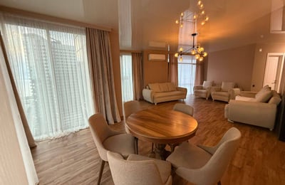 Location d'un appartement lumineux et spacieux avec belle vue, 80 m², Black Sea Tower, Batoumi, Géorgie
