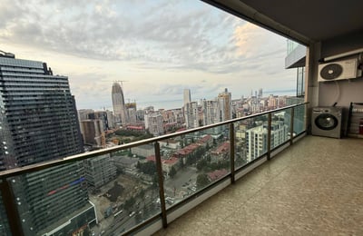 Location d'un appartement lumineux et spacieux avec belle vue, 80 m², Black Sea Tower, Batoumi, Géorgie