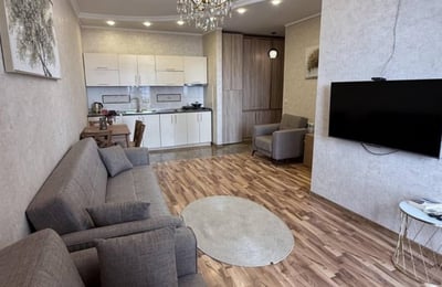 Vermietung einer hellen, komfortablen Wohnung mit Balkon, 55 m², Batumi, Georgien