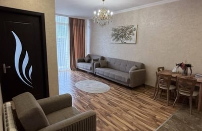 Vermietung einer hellen, komfortablen Wohnung mit Balkon, 55 m², Batumi, Georgien