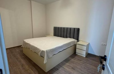 Alquiler de apartamento luminoso y amplio con balcón, Batumi, Georgia