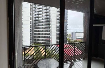 Alquiler de apartamento luminoso y amplio con balcón, Batumi, Georgia