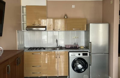 Vermietung einer gemütlichen, geräumigen Wohnung, 90 m², Alt-Batumi, Batumi, Georgien
