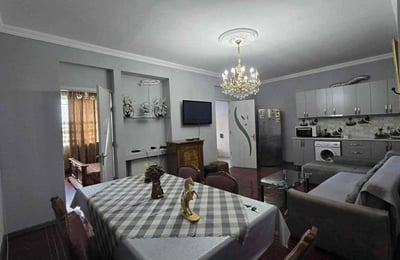 Alquiler de apartamento luminoso y amplio, 70 m², Batumi, Georgia