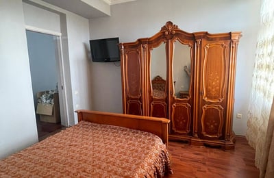 Alquiler de apartamento luminoso y amplio, 70 m², Batumi, Georgia