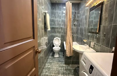 Vermietung einer geräumigen, komfortablen Wohnung, 90 m², Alt-Batumi, Batumi, Georgien