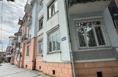 Vermietung einer geräumigen, komfortablen Wohnung, 90 m², Alt-Batumi, Batumi, Georgien