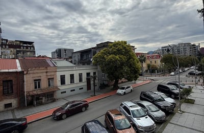 Vermietung einer geräumigen, komfortablen Wohnung, 90 m², Alt-Batumi, Batumi, Georgien