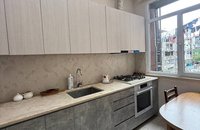 Vermietung einer geräumigen, komfortablen Wohnung, 90 m², Alt-Batumi, Batumi, Georgien