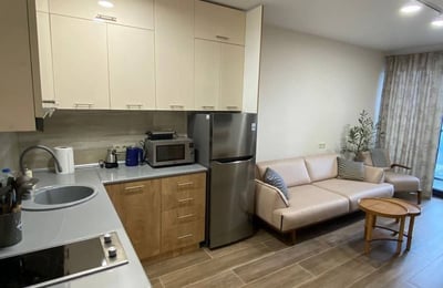 Vermietung einer hellen, stilvollen Wohnung, Blu Sky Tower, Batumi, Georgien