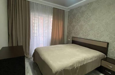Miete einer großzügigen, möblierten 80 m² Wohnung, Batumi, Georgien
