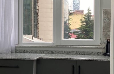 Miete einer großzügigen, möblierten 80 m² Wohnung, Batumi, Georgien