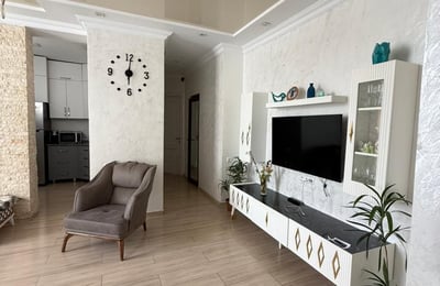 Appartement spacieux 85m² à louer près du stade, Batoumi, Géorgie
