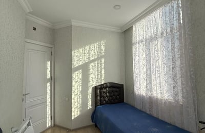 Appartement spacieux 85m² à louer près du stade, Batoumi, Géorgie