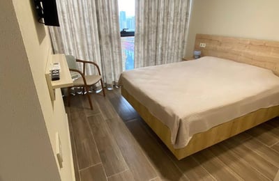 Appartement 45m² avec vue panoramique sur la ville à louer, Batoumi, Géorgie