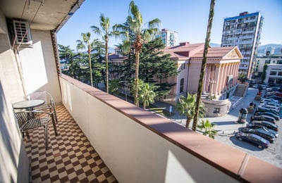 Helle Wohnung 60m² zur Miete in Meeresnähe, Alt-Batumi, Georgien
