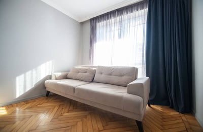 Helle Wohnung 60m² zur Miete in Meeresnähe, Alt-Batumi, Georgien