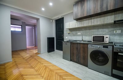 Helle Wohnung 60m² zur Miete in Meeresnähe, Alt-Batumi, Georgien
