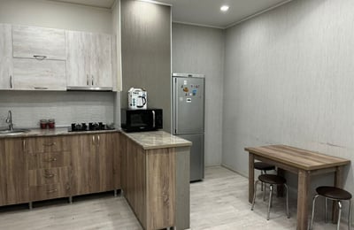 Appartement lumineux et spacieux 85m² à louer, Batoumi, Géorgie