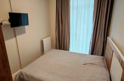 Appartement moderne et lumineux avec balcon à louer, Batoumi, Géorgie