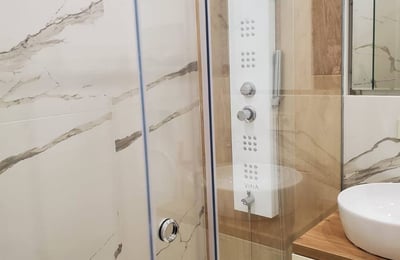 Appartement moderne et lumineux à louer, Batoumi, Géorgie