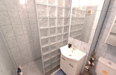 Alquiler de un acogedor apartamento de 3 habitaciones, 70 m², Rahova, Bucarest, Rumanía