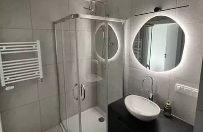 Alquiler a largo plazo apartamento de 2 habitaciones con balcón y gimnasio, Legnicka Residence, Breslavia, Polonia