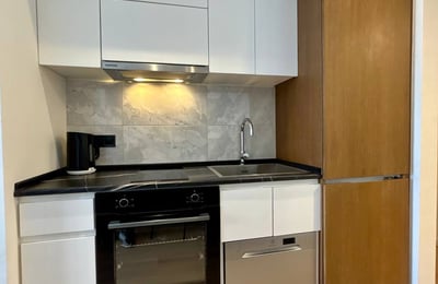 Alquiler de un nuevo apartamento de 50 m² con vista panorámica al mar, Batumi, Georgia