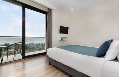 Miete einer stilvollen Wohnung mit Meer- und Boulevardblick, 75 m², Batumi, Georgien