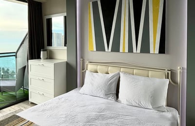 Alquiler de un estudio con vistas panorámicas al mar y al bulevar, 30 m², Batumi, Georgia