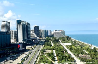 Alquiler de un estudio con vistas panorámicas al mar y al bulevar, 30 m², Batumi, Georgia