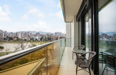 Miete einer stilvollen Wohnung mit Blick auf den Park und den See, 45 m², Batumi, Georgien