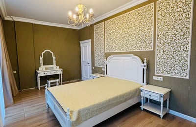 Miete eines geräumigen dreistöckigen Hauses, Makhinjauri, Batumi, Georgien