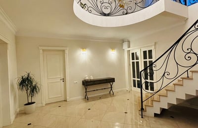 Miete eines geräumigen dreistöckigen Hauses, Makhinjauri, Batumi, Georgien