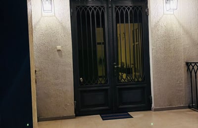 Miete eines geräumigen dreistöckigen Hauses, Makhinjauri, Batumi, Georgien