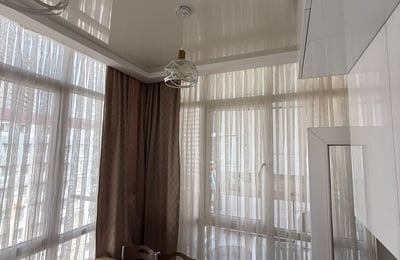 Location longue durée d’un appartement 5 pièces 90 m², quartier Khimshiashvili, Batoumi, Géorgie