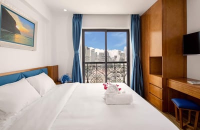 Rent a chic, furnished apartment near the beach, Da Nang, Vietnam
