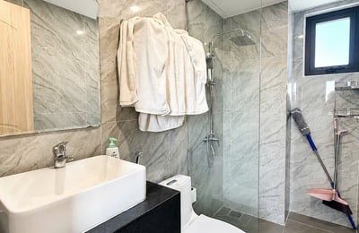 Rent a bright, furnished apartment near the beach, Ngu Hanh Son, Da Nang, Vietnam