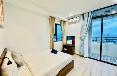 Appartement spacieux d'une chambre à louer avec vue sur la ville, Da Nang