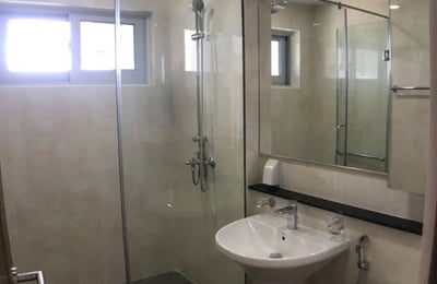 Mieten Sie eine gemütliche, möblierte 100 m² Wohnung im Blooming Tower, Da Nang