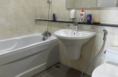 Alquiler de un apartamento confortable, 100 m², Blooming Tower, distrito de Hai Chau, Da Nang, Vietnam