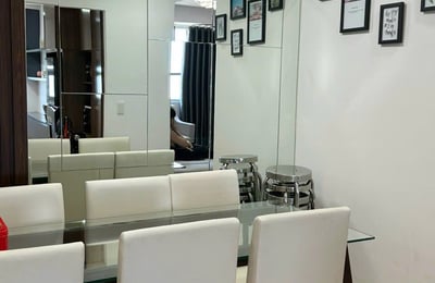 Alquiler de un apartamento confortable, 100 m², Blooming Tower, distrito de Hai Chau, Da Nang, Vietnam