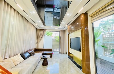 Alquiler de una casa de lujo y luminosa de 350 m² con un hermoso jardín en el distrito de Hai Chau, Da Nang, Vietnam