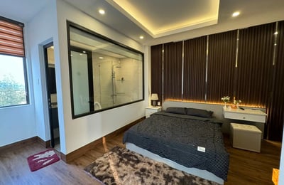 Location d'une maison moderne avec piscine proche de la mer, Da Nang, Vietnam