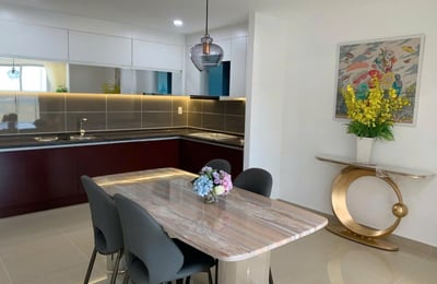 Appartement spacieux 153m² avec vue sur la rivière à louer, district Hai Chau, Da Nang, Vietnam