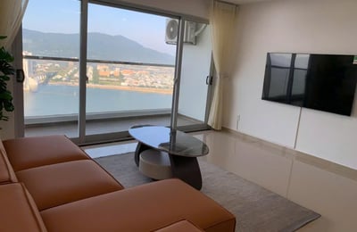 Appartement spacieux 153m² avec vue sur la rivière à louer, district Hai Chau, Da Nang, Vietnam